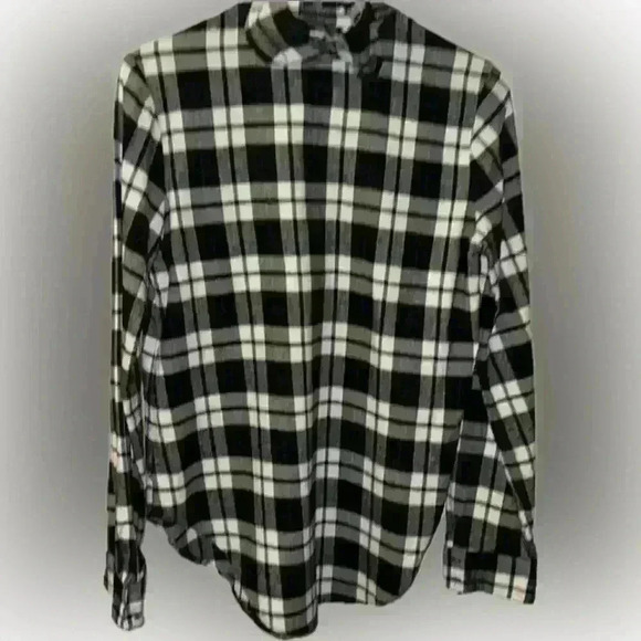 ELIZABETH AND JAMES Large Black & White Plaid Flannel Long-Sleeved Blouse - Picture 6 of 7